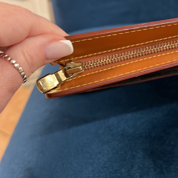 Louis Vuitton Brown Epi Pochette Homme - Picture 4 of 12